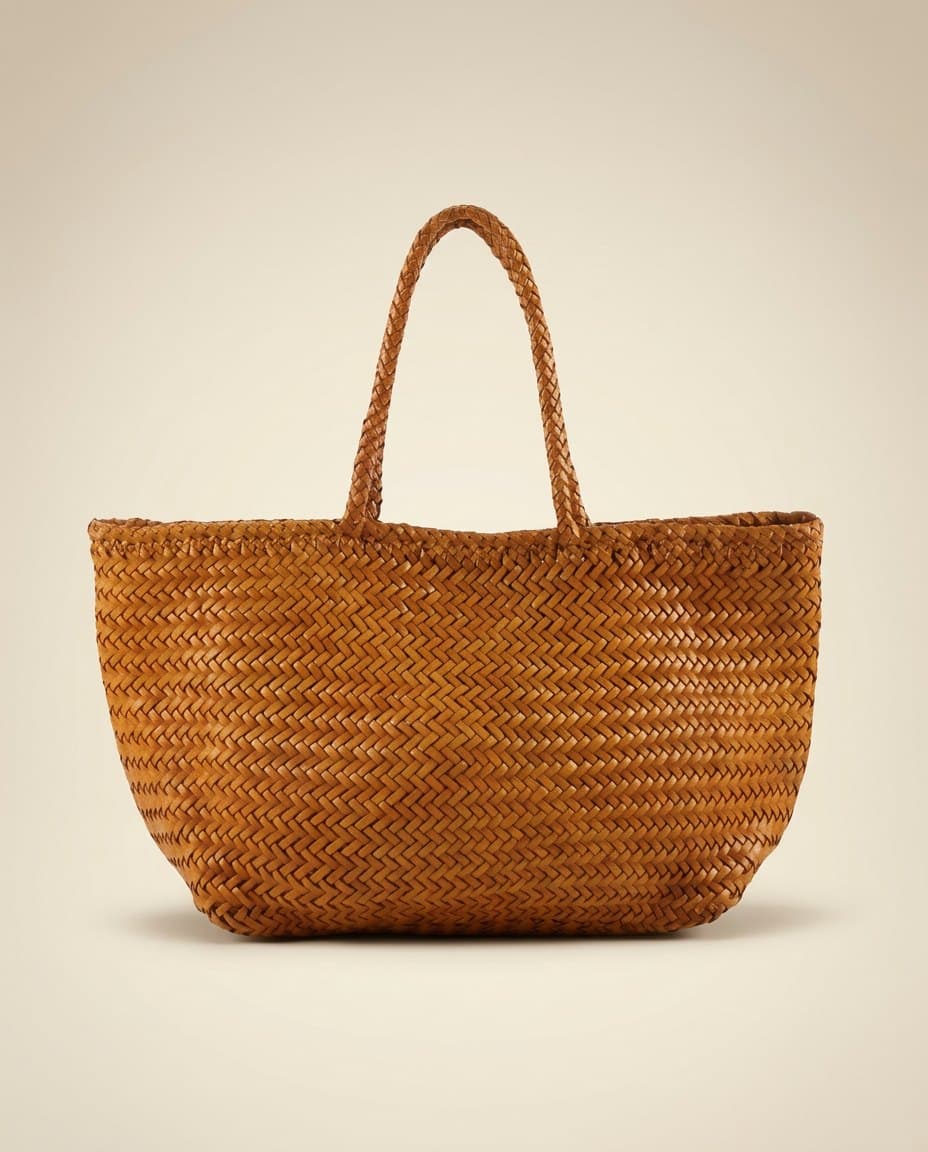 Lucca — Full-grain vegetable-tanned leather, unlined