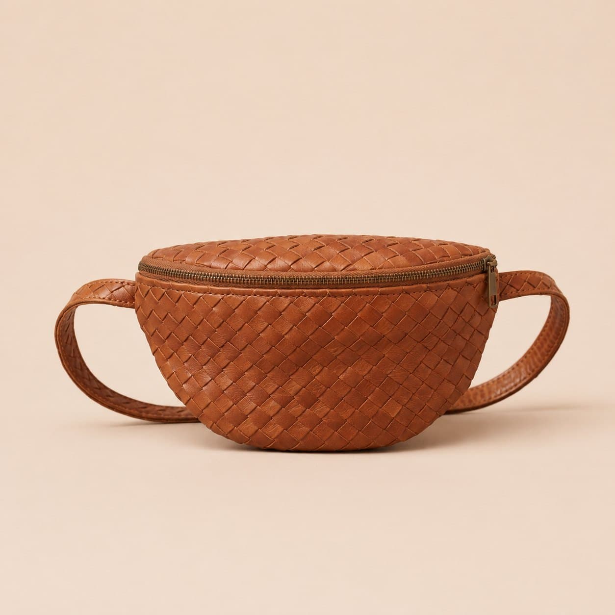 Vita — Full-grain vegetable-tanned leather, unlined